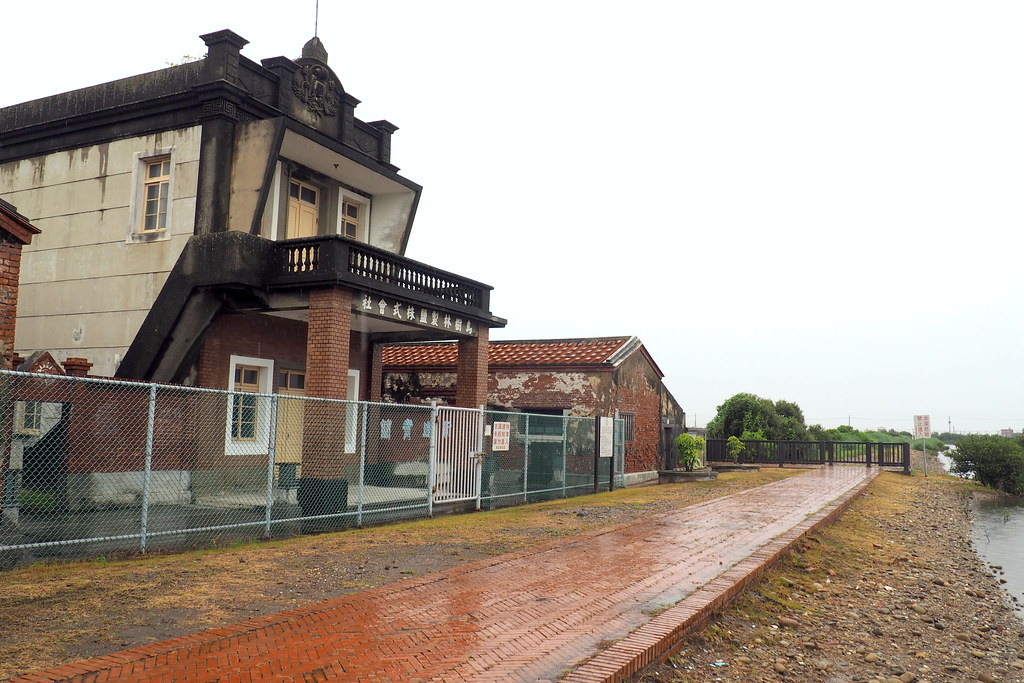 永安濕地是鹽業遺址,除了賞鳥,具有多重重要功能,但目前缺乏管理和經營。攝影:李育琴。