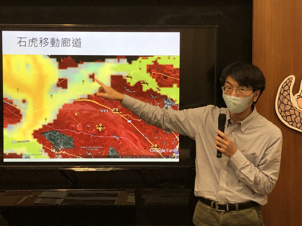 台灣石虎保育協會理事王豫煌指出,林務局已公布石虎重要棲息環境。攝影:廖靜蕙