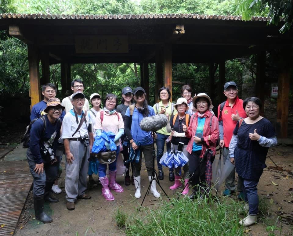 台灣聲景協會帶領民眾走入柴山，聆聽柴山公園。後續將推動寧靜公園運動。圖片來源：台灣聲景協會提供。