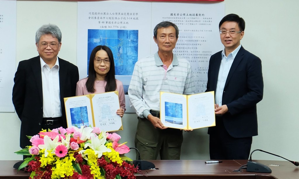 國產署開創新的合作模式，黑面琵鷺保育學會認養台南七股高達361公頃的國有濕地。攝影：陳文姿