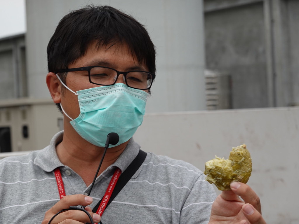 園區副廠長陳盈志表示，台糖的沼氣中心可以協助處理屏東農會的檸檬皮等農業廢棄物。孫文臨攝