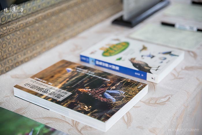 林夫人決定將丈夫的代表著作（包括《生態攝影聖經》、《小燕鷗殉情記》等書），陳列在禮廳外簽到處，因為這是他的心血，也是她的驕傲。楊子佛教禮儀/提供