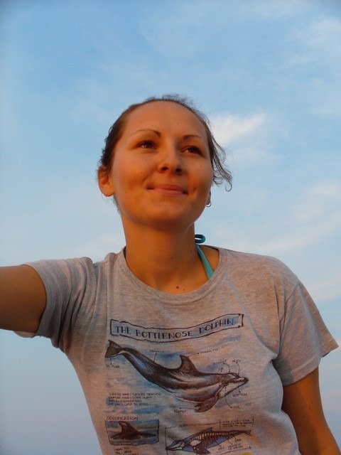 尼瑪伍德越洋受訪，多面向探討鯨豚觀察員的工作。圖片提供：Maja Nimak-Wood