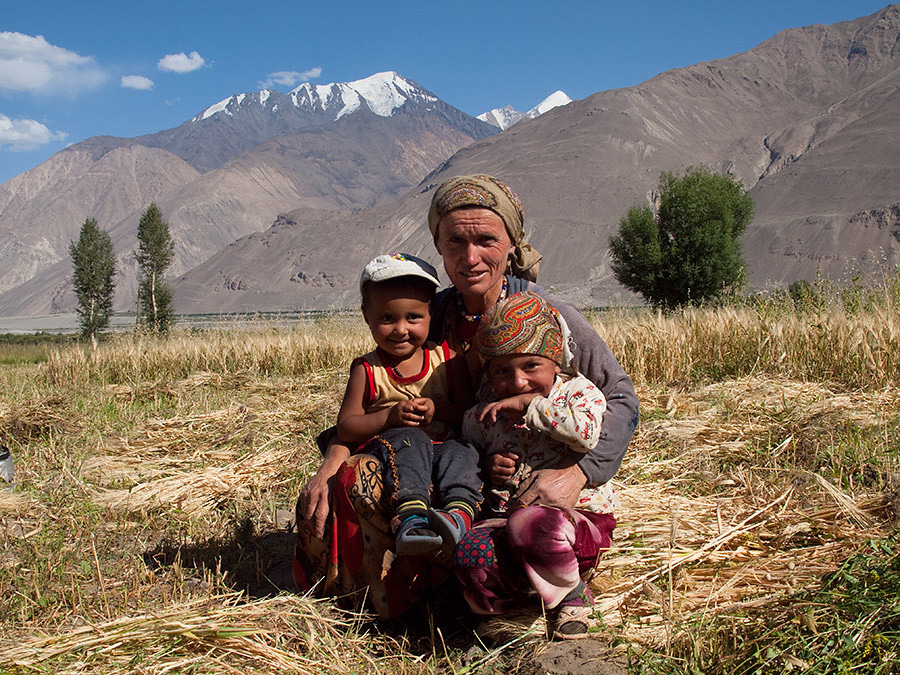 興都庫什喜馬拉雅地區也是世界上文化最多元的地區,約有1000 多個不同民族居住其中。來源:Evgeni Zotov via flickr(CC BY-NC-ND 2.0)