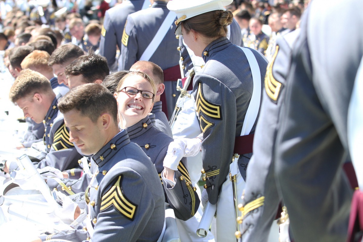 人類喜歡和好人在一起,透過合作,我們可以一起建造出拔地而起的摩天大樓,或是一起建立特別的團體或組織。 Photo: West Point
