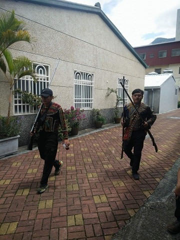 原住民只能使用性能低落甚至無保險的單發工業釘槍底火自製槍枝或其他自製槍械。多納卡力曼/提供