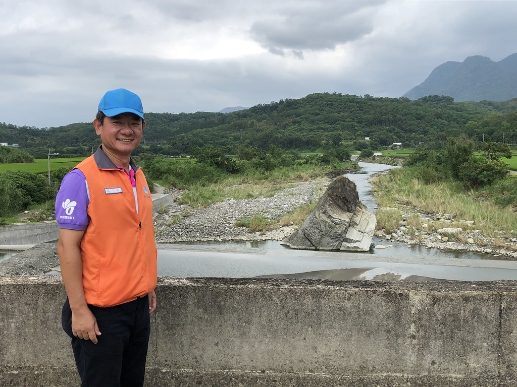 九河局長謝明昌停掉公園化景觀設計的規劃案,與居民共學更具生態系服務功能的鱉溪治理。攝影:廖靜蕙