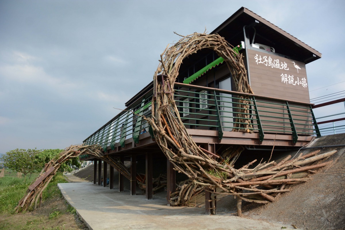 解說小築於週末六、日時開放，提供單筒望遠鏡。北市水利處/提供