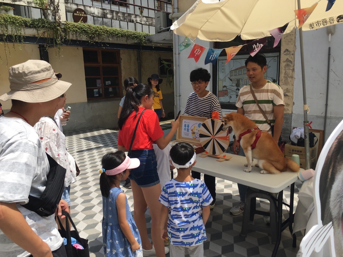 希望透過有趣的互動活動讓民眾了解飼主責任與友善寵物的觀念。台中市政府/提供