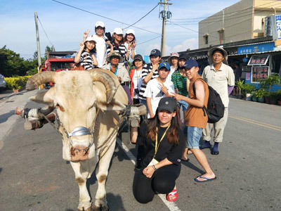 大葉大學傳播藝術學士學位學程學生走進芳苑，以攝影機記錄芳苑的人文與自然。大葉大學/提供