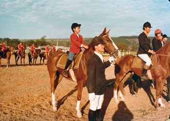 國小選手進場。台中市政府觀光旅遊局/提供