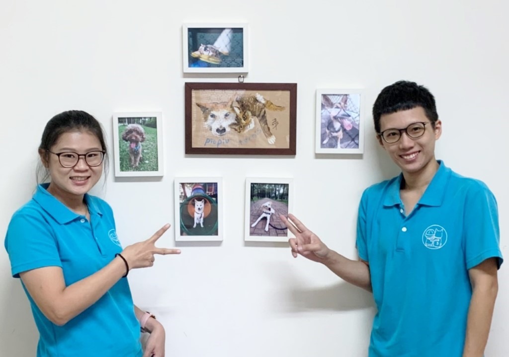 工作室的兩位療癒師,左為陳姵君,右為吳思穎。 吳昱賢/攝