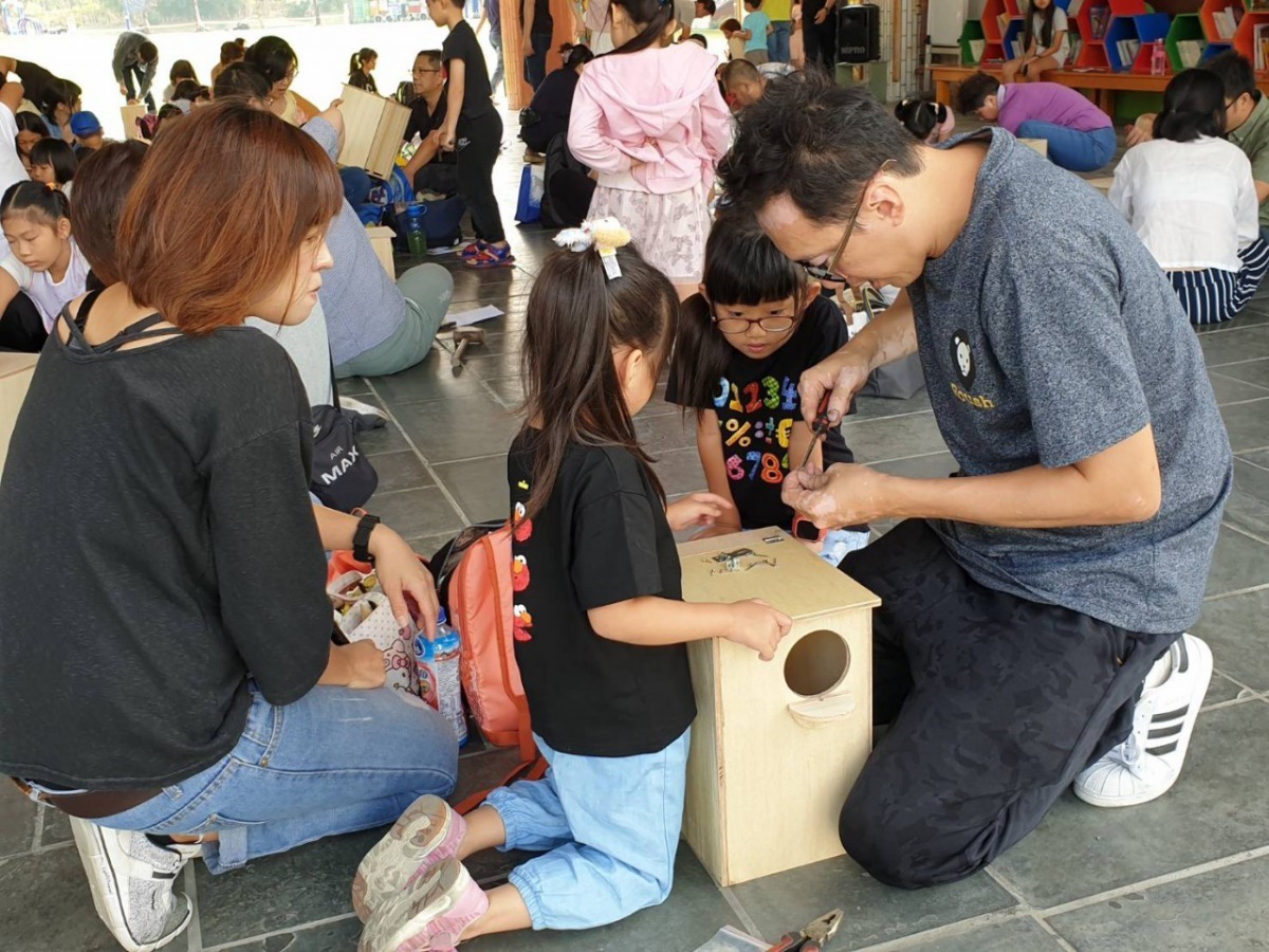 領角鴞巢箱製作。台中市政府/提供