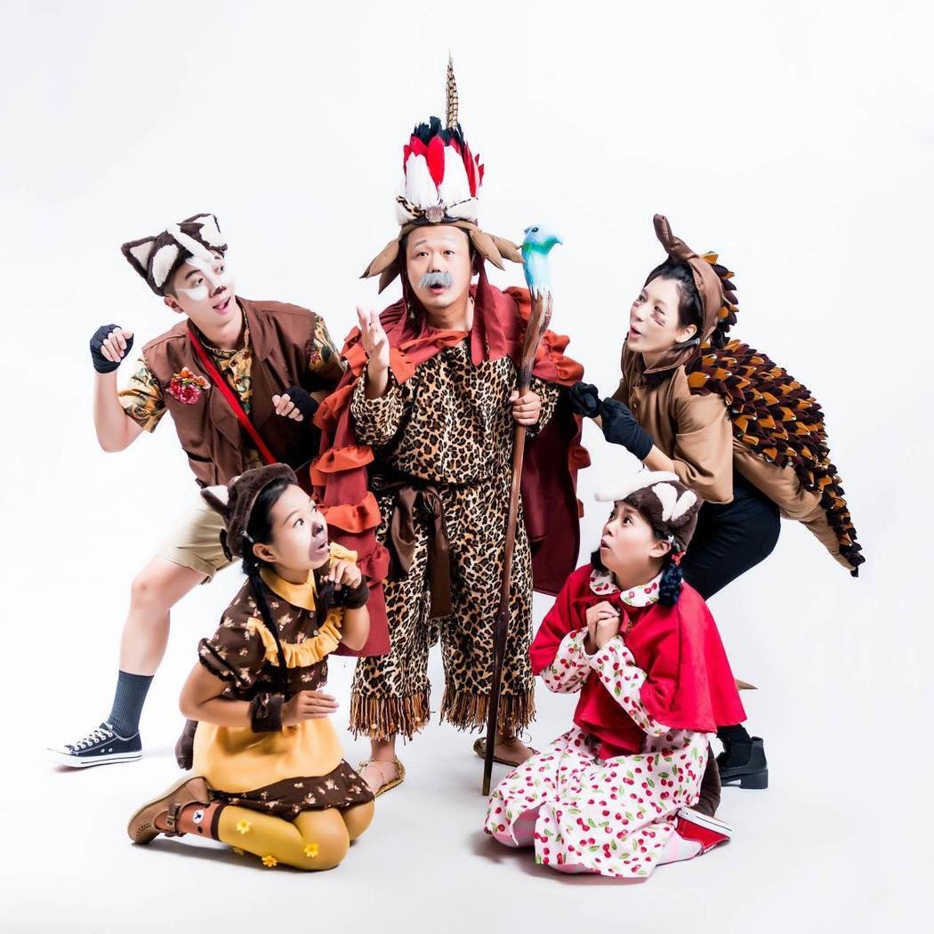 「鐵支路邊創作體」創作了國內首齣生態劇「萱萱的奇幻歷險-我們只想平安歸」的行動劇,提醒民眾重視路殺議題。鐵支路邊創作體/提供