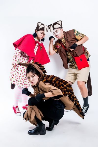 演員們扮成各式動物,提醒民眾在過去六年來被撞死的動物至少有56,918隻,其中有上百隻保育類動物因車禍而死亡。鐵支路邊創作體/提供