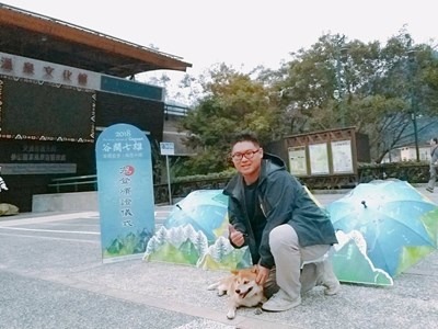 柴犬「阿財」陪主人勇登谷關七雄，征服1萬2000公尺山岳。台中市政府觀光旅遊局/提供