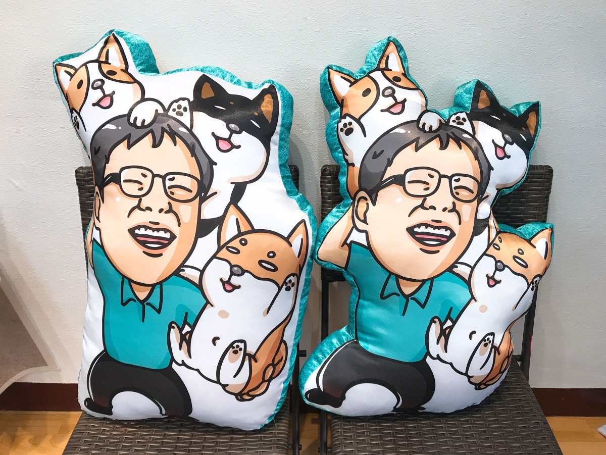 搭配北市府持續推動的寵物友善空間政策，現場將有柯P限量抱枕義賣。PetTalk/提供