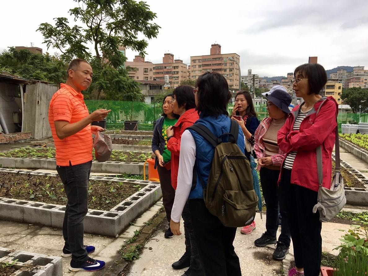 實際走訪園圃，運用生態觀察技巧，窺看田園的世界。台北市產發局/提供