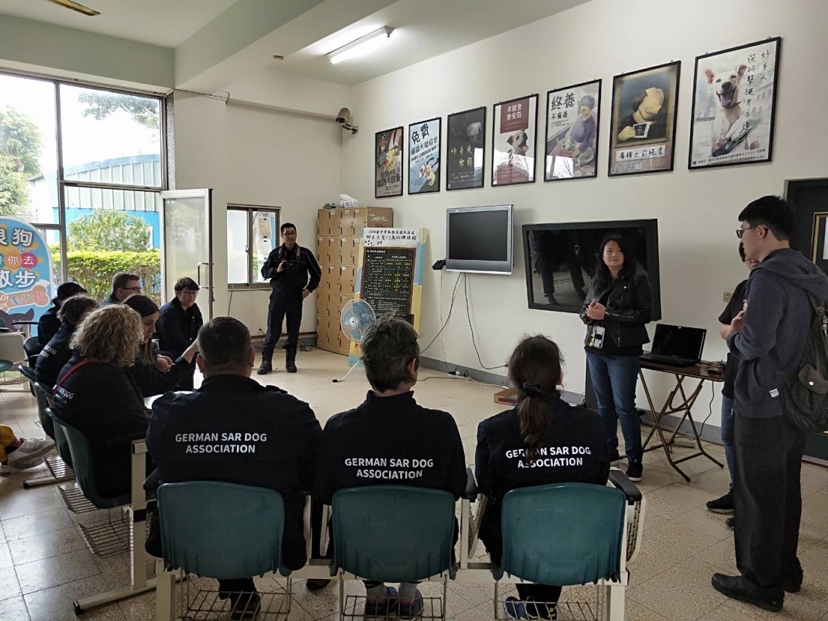 台中市政府消防局與德國聯邦救難犬協會(BRH)舉辦為期5天的「BRH全國搜救犬技術提升訓練」跨國合作。台中市消防局/提供