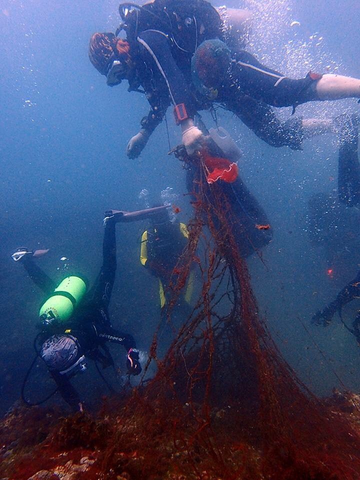 新北市政府成立「海洋防衛隊」,招募志工一起來清除海洋垃圾。新北市政府/提供