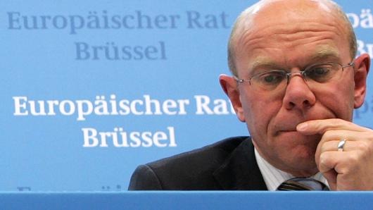 福斯集團的公關長，Thomas Steg承認早在2013年對此實驗就知情。福斯集團已宣布，直到調查結果出爐前，將他停職。來源:CNBC