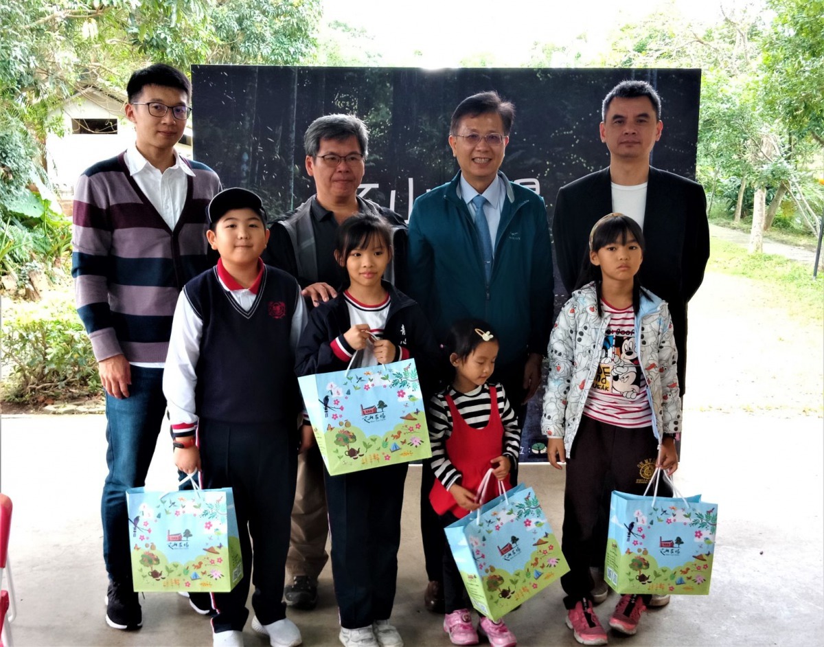 螢火蟲野放活動有獎徵答頒獎。新北市農業局/提供