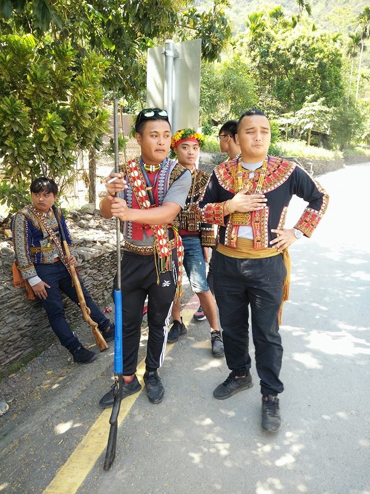 原住民槍獵。多納卡力曼/提供