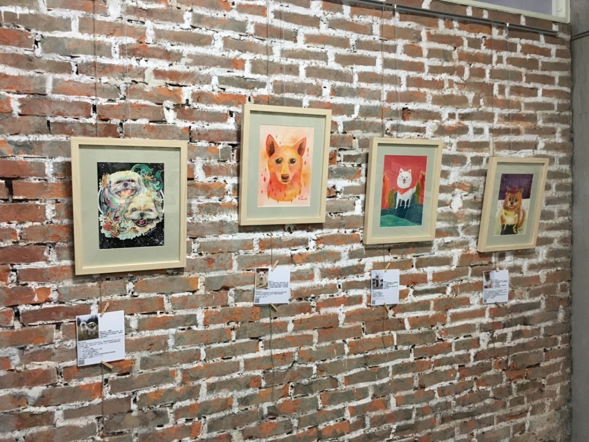 「聽見心裏的畫」畫展自1月17日開始展出，由30位高雄在地插畫家協助完成。　取自高雄市流浪動物保育協會臉書