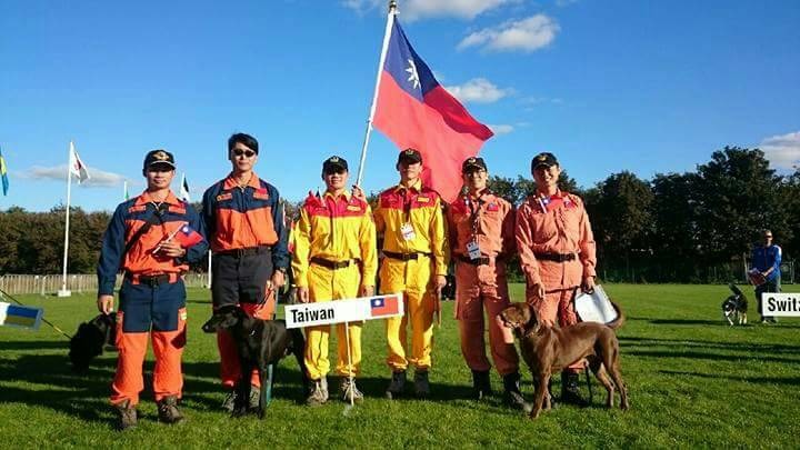 台灣隊首次參與搜救犬世界盃公開賽。　台北市陪伴犬協會/提供