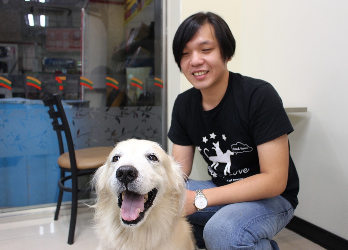 現在的麥麥健康又可愛，還有疼愛牠的一家人。　李娉婷/攝