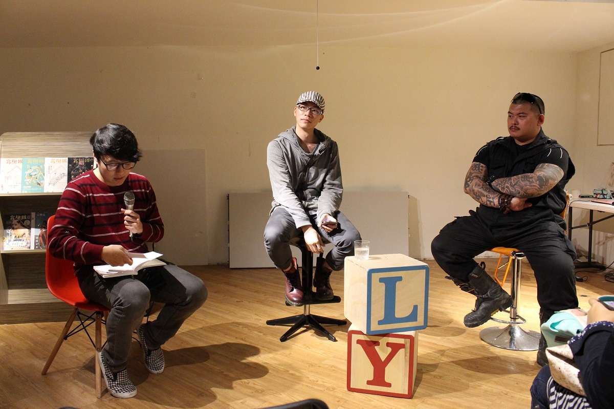 網路平台窩窩創辦人酥酥(左)與朱家安(中)、李榮峰(右)。　台灣動物新聞網/攝