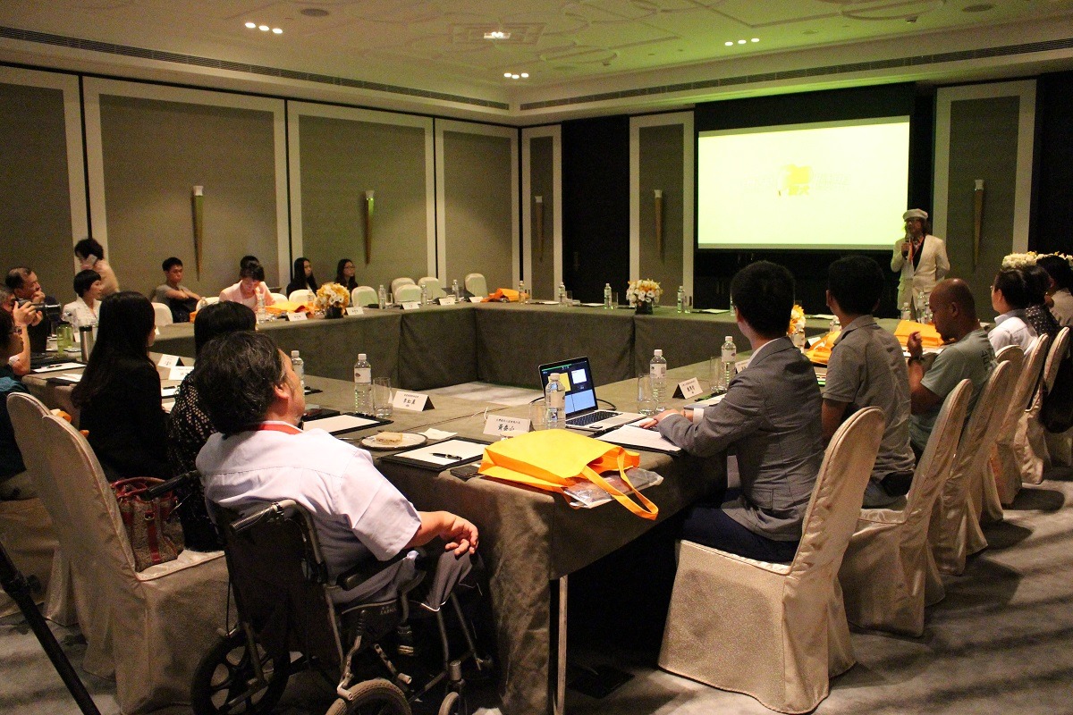 WDA今日在台灣舉辦「台灣香港愛犬交流座談會」，邀請立法委員陳學聖、黃昭順、王育敏、楊玉欣、林岱樺（國會辦公室主任代表出席）與數個積極參與修法行動的動保團體與會討論，給予WDA在亞洲其他國家推動立法禁吃狗肉的建議。