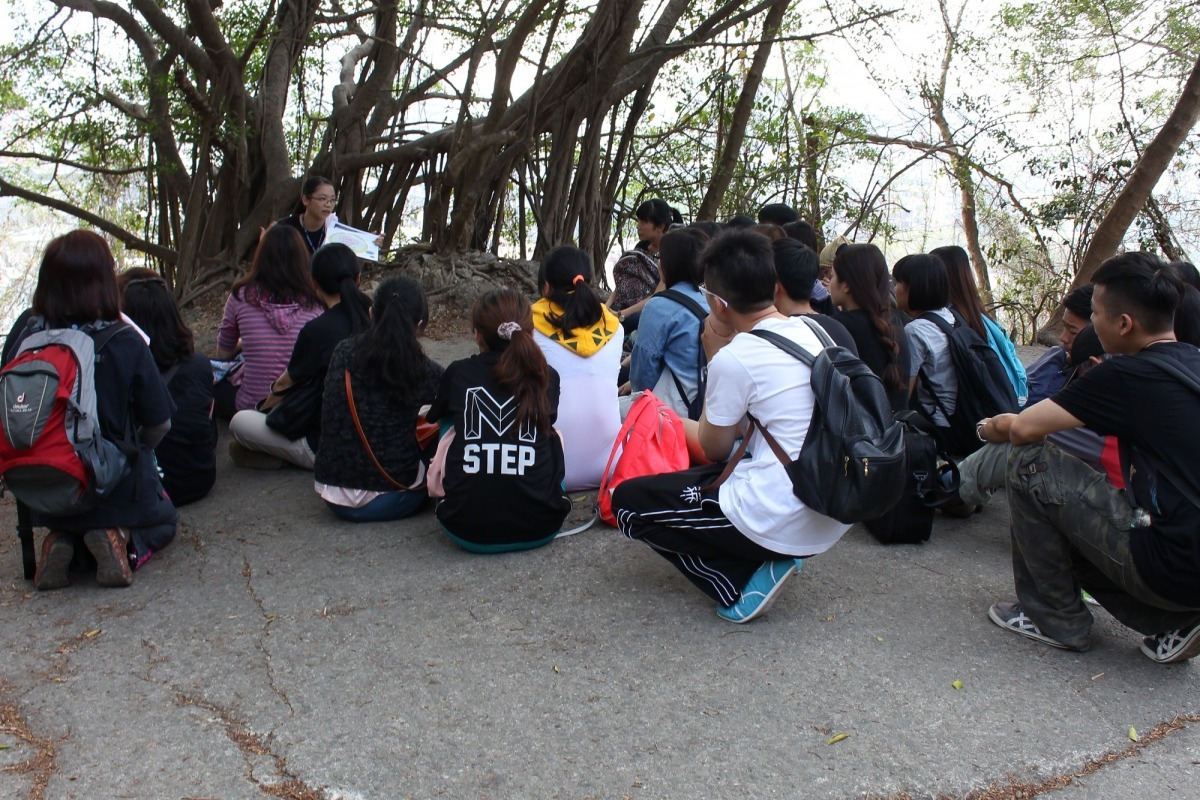 林美吟持續開辦「獼猴團」講解台灣獼猴生態，還有特別為中山大學學生開設的獼猴團，希望能藉由理解，化解人猴衝突（獼猴團為教育行動，免費開團）。　台灣動物新聞網資料照(李娉婷/攝)