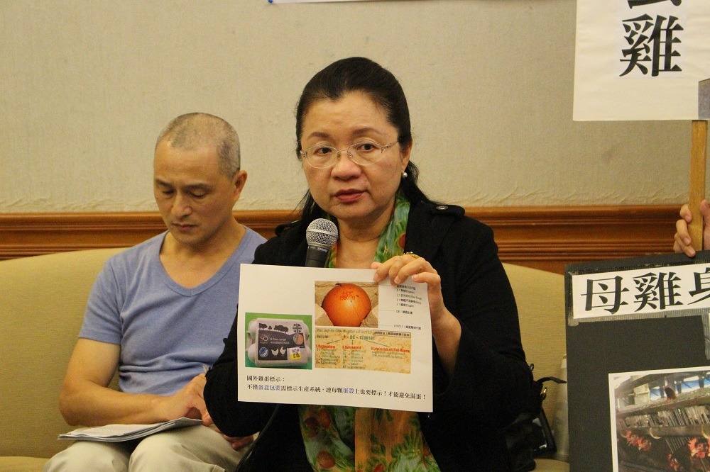 立法委員田秋堇認為政府應規定每顆蛋都要標示來源、生產方式。 李娉婷/攝