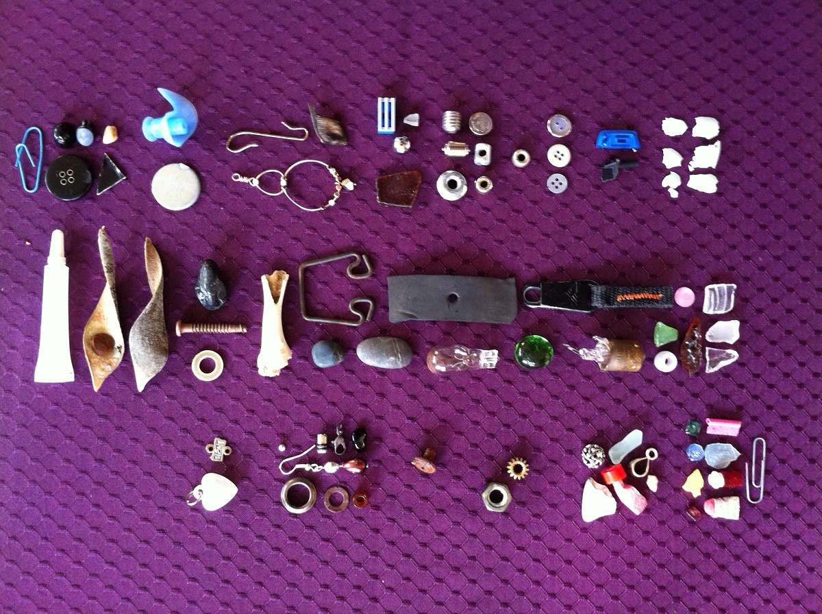 加比自烏鴉朋友得到的各種禮物。 取自The BitterSweet Life