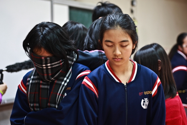 景興國中13名學生共同編排動物受苦的情境模擬劇。　台灣動物平權促進會/提供