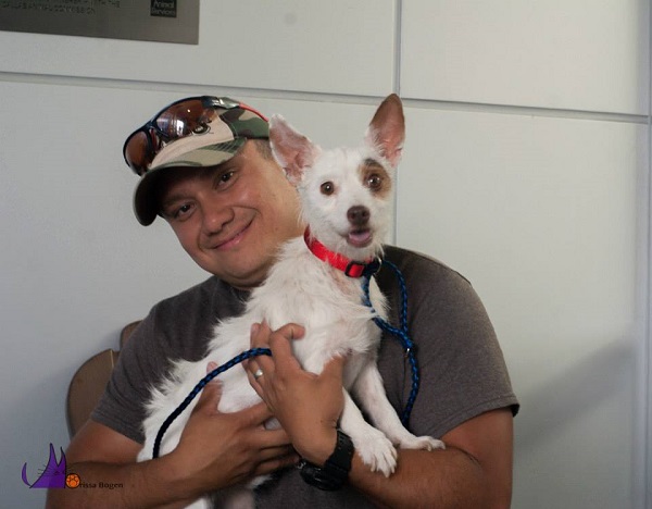 有爸的狗兒像個寶~　取自Dallas Animal Services and Adoption Center