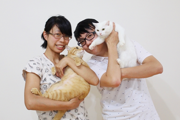 夫妻檔比比（左）和酥酥（右）都是愛貓人，一起經營比比酥貓中途。　江幸芸/攝