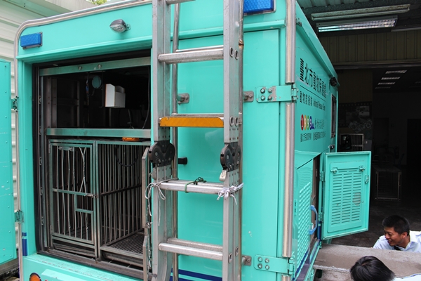 明明隸屬同一單位，台北市動物救援隊的訊息和動物之家卻沒有即時互通資訊，導致飼主遍尋不著愛犬。　何宜/攝