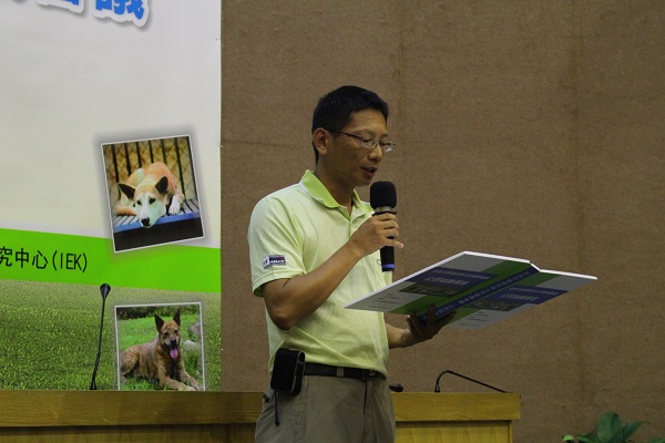 公民代表阿秀宣讀結論報告。 江幸芸/攝