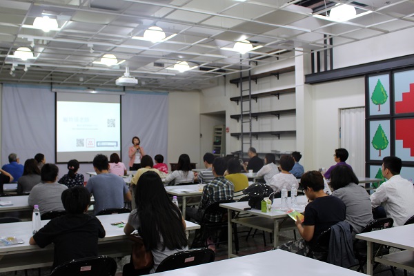 寵物張老師在世界動物日開設「寵物行為訓練工作坊」,約有30多人參與。 江幸芸/攝