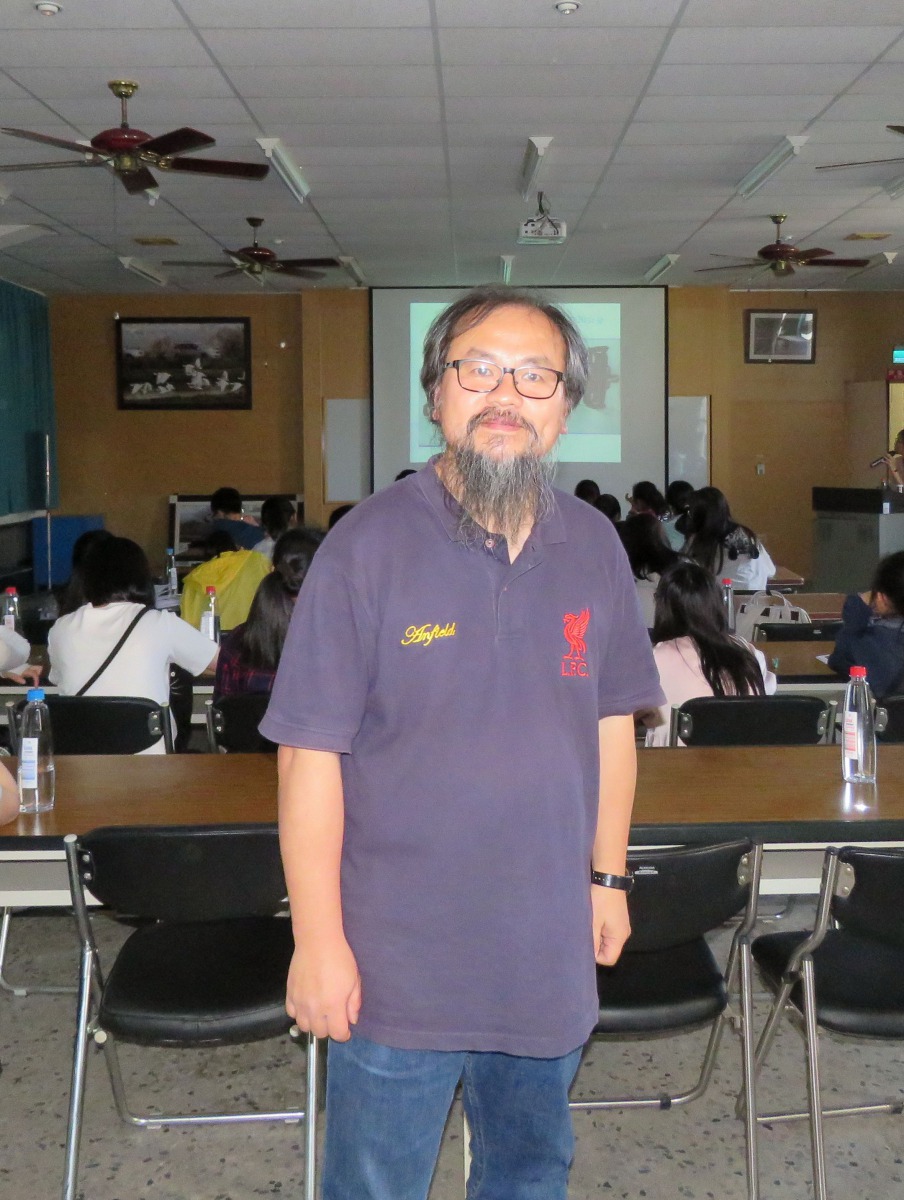 帶隊老師也是該校生命教育科主任陳志偉讚揚台灣動保工作非常進步。高維奇/攝