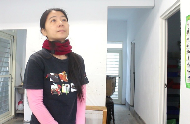 台北鳥會教育推廣副組長呂佳璣目前是野鳥救傷中心的專職人員之一。吳冠輝/攝