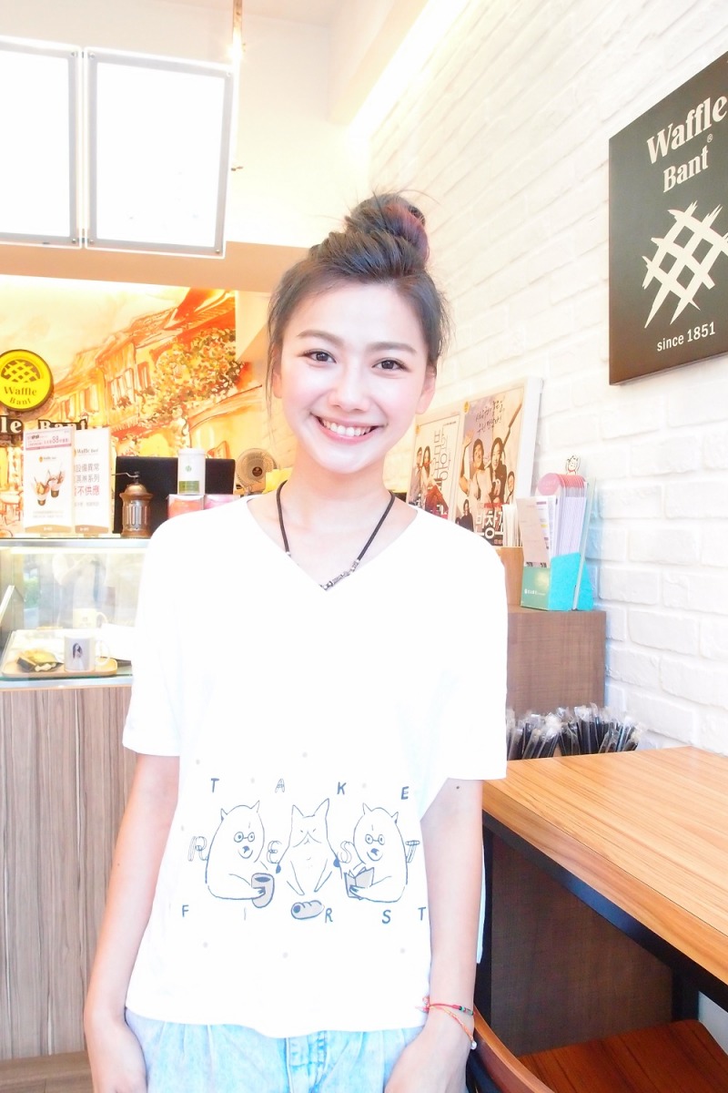 被封為「全台毛小孩票選最想要的馬麻」的藝人邵庭。李佳殷／攝