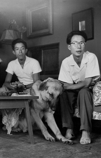 從左至右依序是鹽谷賢一、強皮與河相洌。 取自眼伴後援會 