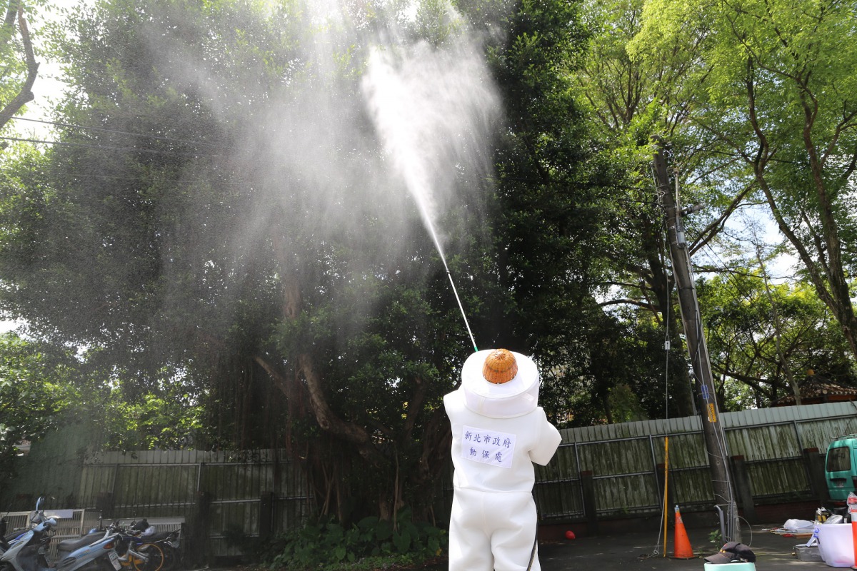 為了因應5月起的蜂巢旺季，新北市動保處嚴正已待。新北市動保處/提供