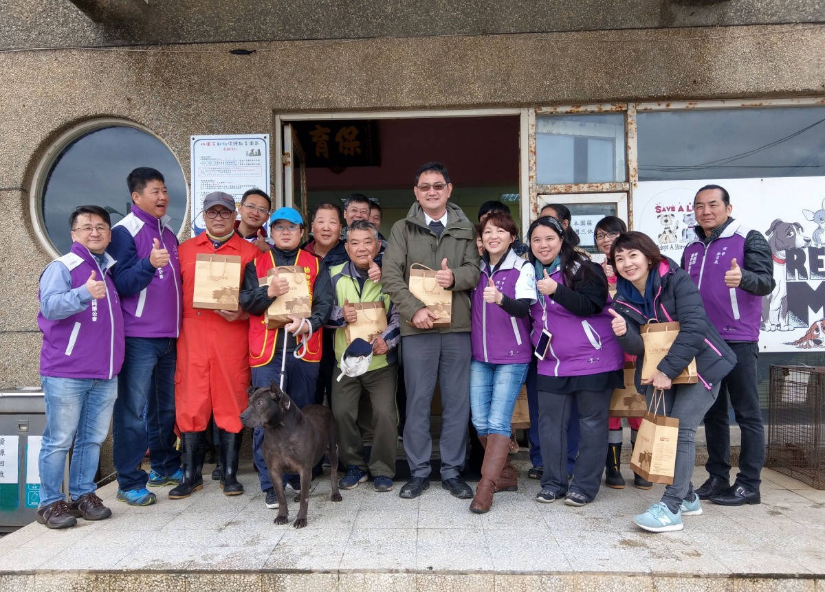 桃園市寵物商業同業公會與桃園市動保處合作，在桃園市動物保護教育園區設置洗澡美容室並召募美容師進駐。陳璽安/攝