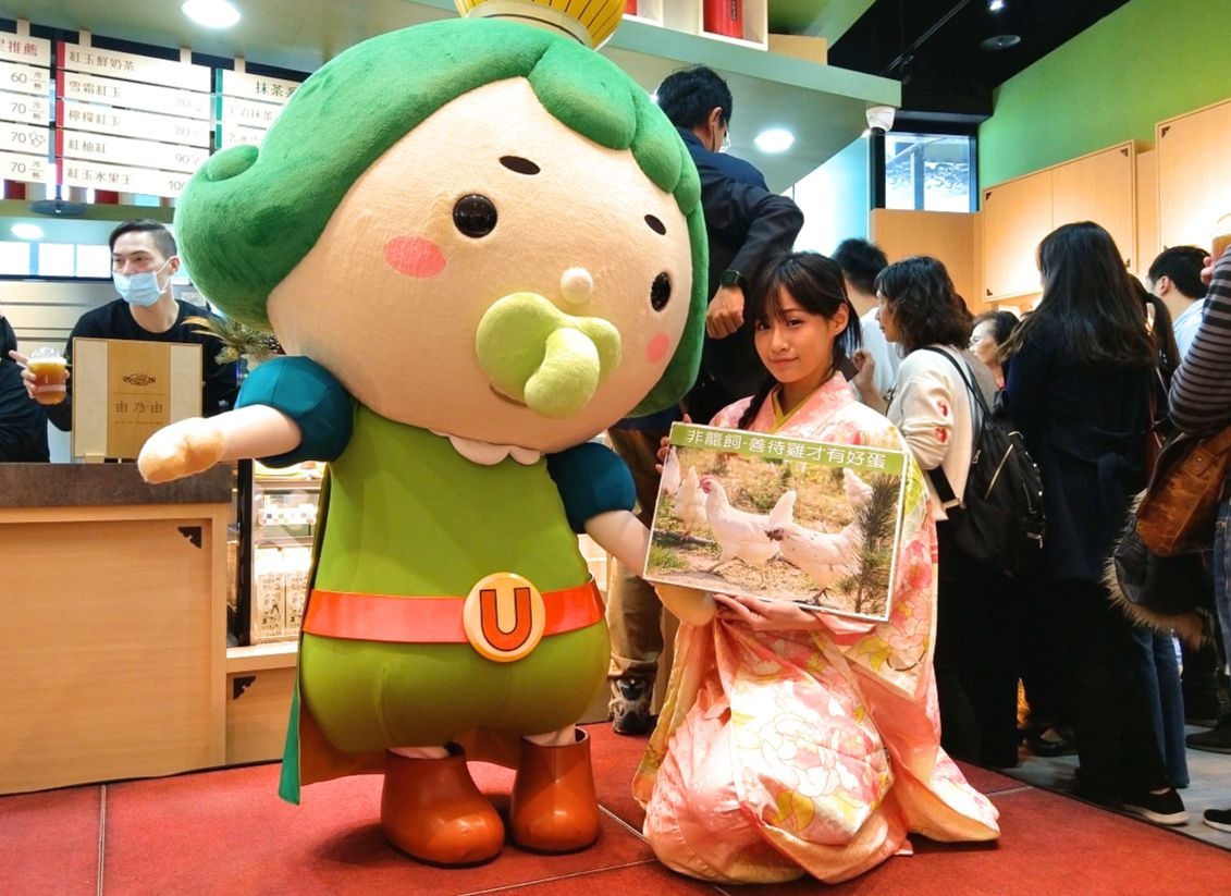 台灣「茶茶小王子專賣店」的所有糕點全面採用友善雞蛋製作,讓愛吃甜食的民眾可以享用美食同時支持「善待母雞」。陳璽安/攝