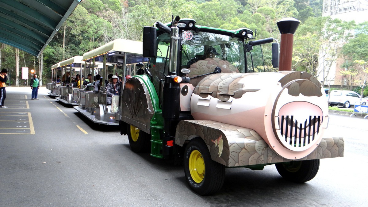 「穿山甲」列車已經加入遊客接駁的行列。台北市立動物園/提供