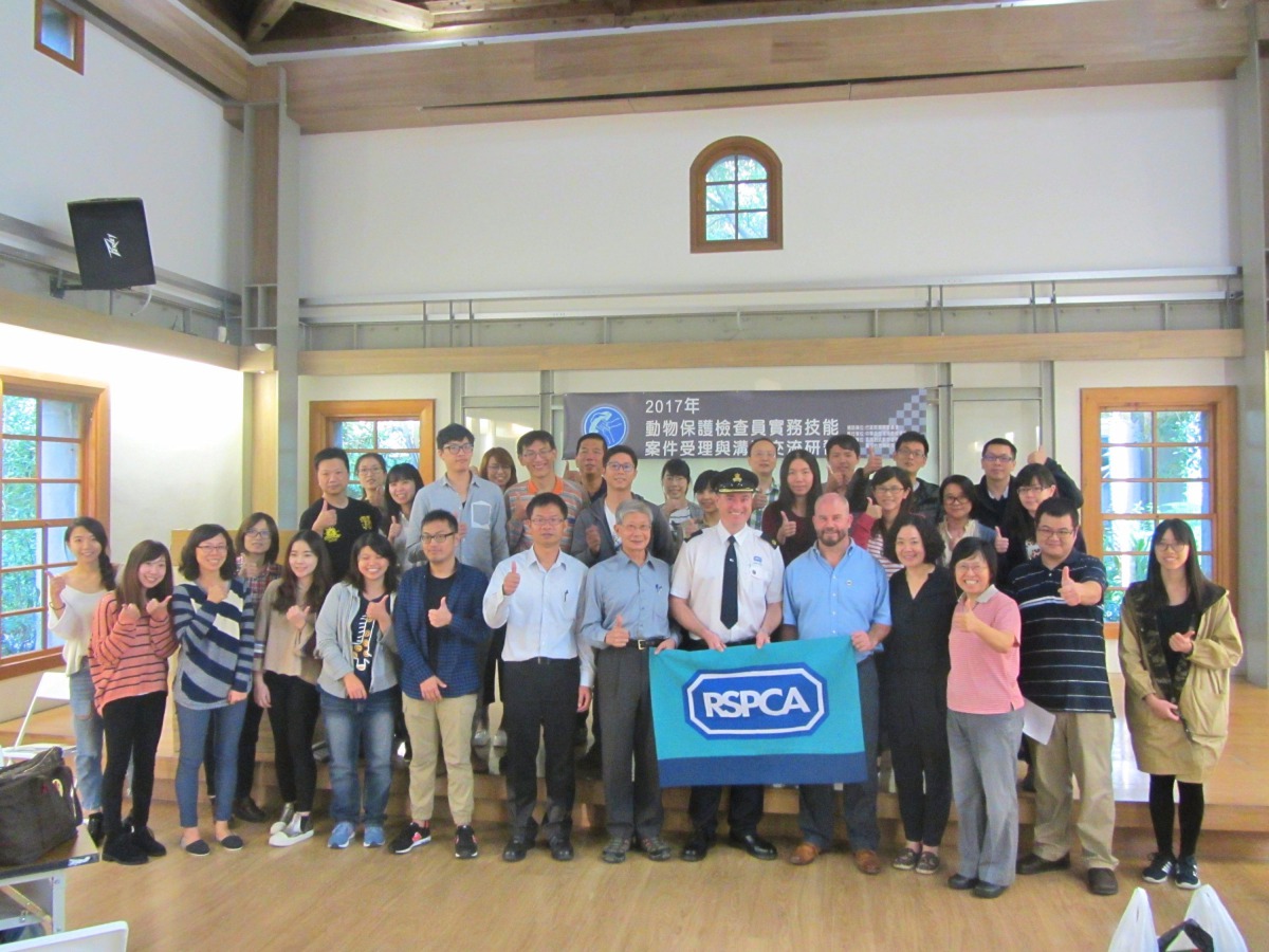 「2017動物保護檢查員實務技能-案件受理與溝通交流研習」讓全國政府單位與民間團體的動保人員相互交流、學習。中華民國環境教育學會/提供